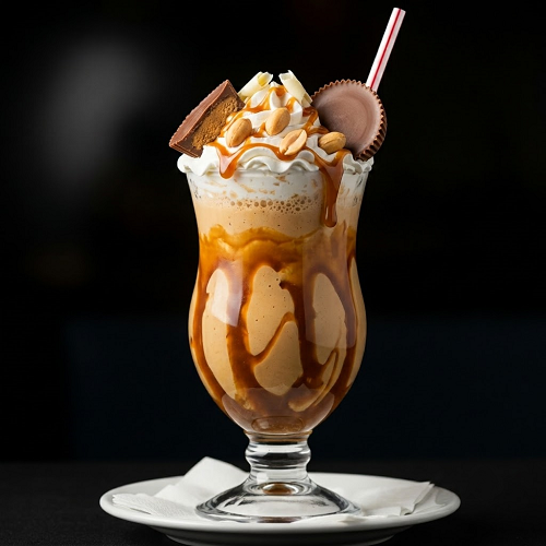 Reeses Peanut Butter Cups Premium Shake 